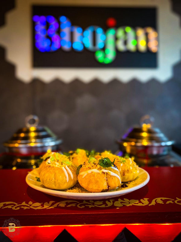 Live Ragda Panipuri/Indian Chaat at Bhojan